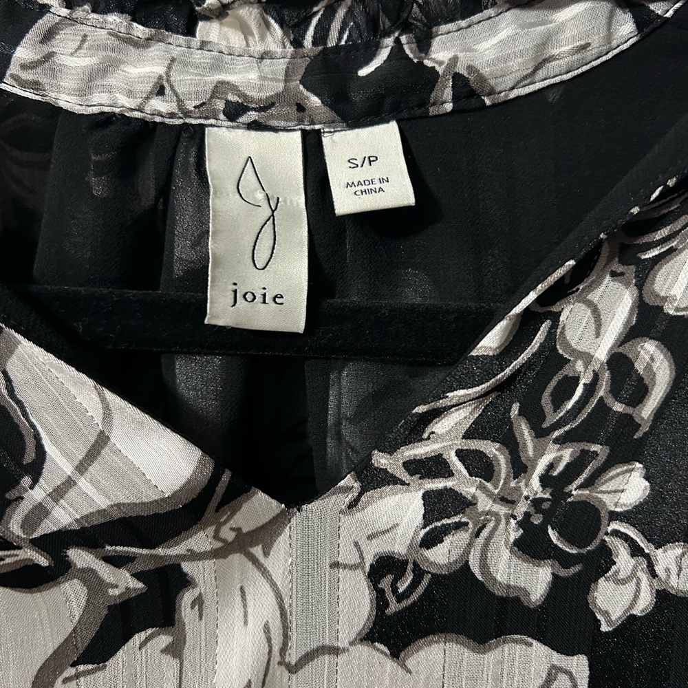 Joie Floral Print Contemporary Luxury Pleated Long Sleeve Blouse Shimmer EUC - Picture 4 of 4